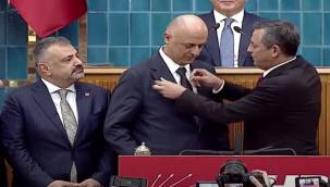 İYİ PARTİ İZMİR MİLLETVEKİLİ ÖZLALE RESMEN CHP'DE