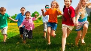 ALİAĞA CHP'DEN ÇOCUKLAR İÇİN ŞENLİK