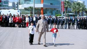 ALİAĞA'DA 23 NİSAN COŞKUYLA KUTLANDI