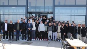 ALİAĞASPOR FK'YA KILIÇ REKLAM'DAN DESTEK