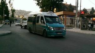 İZMİR'DE TOPLU ULAŞIMIN ARDINDAN DOLMUŞ ÜCRETLERİ DE ZAMLANDI