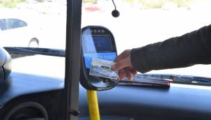 İZMİR'DE YARIN ULAŞIM YÜZDE 50 İNDİRİMLİ OLACAK