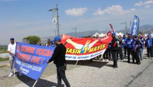 ALİAĞA'DA İŞÇİLER "GEÇİNEMİYORUZ" DİYEREK YÜRÜYECEK