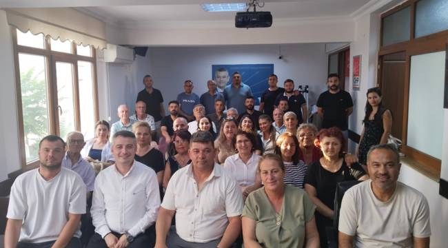 CHP İL BAŞKAN YARDIMCISI ALİAĞA'DA TOPLANTI DÜZENLEDİ