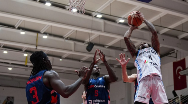 PETKİMSPOR SEYİRCİSİNE ÇİFTE BAYRAM YAŞATTI