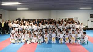 KÜÇÜK KARATECİLER KUŞAK ATLADI