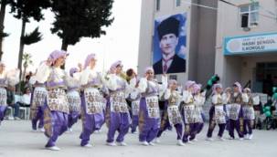 ŞAKRAN'DA ZEYTİN KIRMA ŞENLİĞİ DÜZENLENDİ