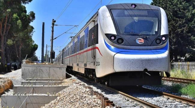 İZMİR'DE YILBAŞI İÇİN EK SEFERLER KONULDU,İZBAN YARIN ÜCRETSİZ OLACAK 