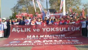 MEMURLAR İZMİR'DE İŞ BIRAKTI