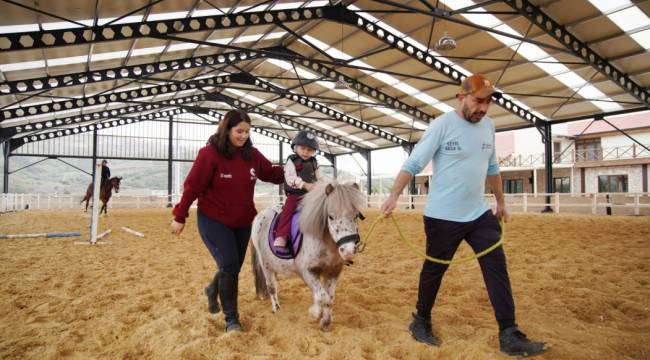 ALİAĞA ATLA TERAPİ MERKEZİ YENİLENDİ