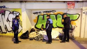 İZMİR BÜYÜKŞEHİR'DEN EVSİZLERE BARINMA DESTEĞİ