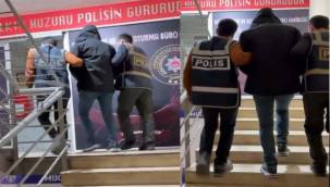 PERUKLA SAKLANDI AMA POLİSTEN KAÇAMADI