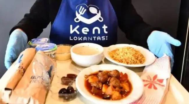 ALİAĞA KENT LOKANTASINDA İFTAR YEMEĞİ ÜCRETSİZ VERİLMEYE BAŞLANDI