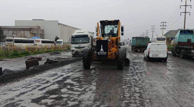 BÜYÜKŞEHİRİN ALİAĞA SANAYİ CADDESİNDE ÇALIŞMALARI DEVAM EDİYOR