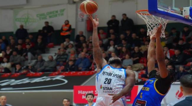 PETKİMSPOR LİDERLİĞİ SON SANİYELERDE KAÇIRDI