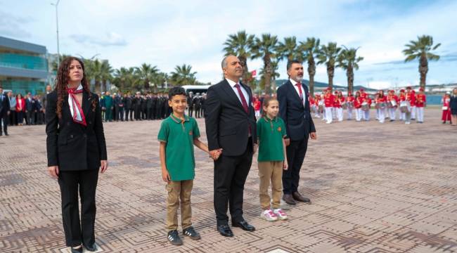 ALİAĞA'DA 23 NİSAN COŞKUYLA KUTLANDI