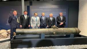 ALİAĞA'DAKİ GEMİDE BRONZ GEMİ TOPU BULUNDU