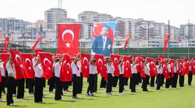 ALİAĞA'DA 19 MAYIS BAYRAM COŞKUSU