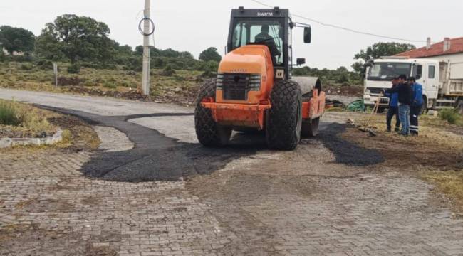 BÜYÜKŞEHİR ALİAĞA'NIN BİRÇOK MAHALLESİNDE ÇALIŞMA YAPIYOR