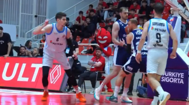 PETKİMSPOR'UN EN AZ BİR GALİBİYETE İHTİYACI VAR