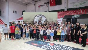 SATRANÇ TUTKUNLARI ALİAĞA'DA BULUŞTU