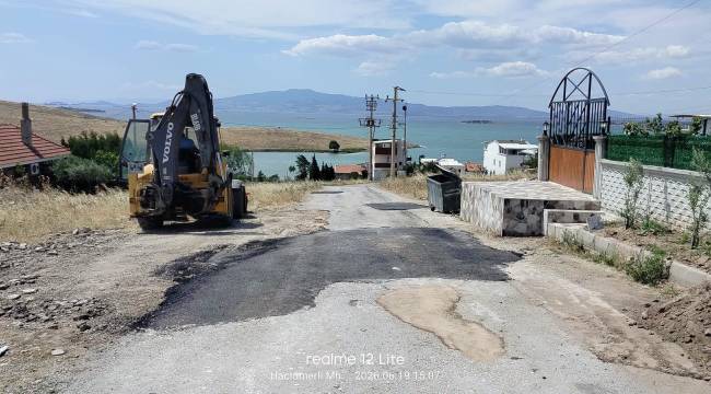 BÜYÜKŞEHİRİN ALİAĞA'DAKİ ASFALT VE TEMİZLİK ÇALIŞMALARI DEVAM EDİYOR