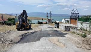 BÜYÜKŞEHİRİN ALİAĞA'DAKİ ASFALT VE TEMİZLİK ÇALIŞMALARI DEVAM EDİYOR